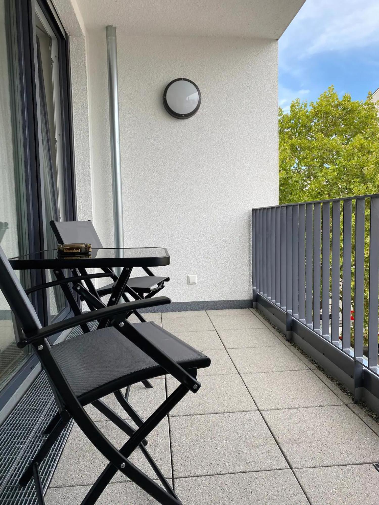 Schoenes 2 Zimmer Apartment Zentral Gelegen Pforzheim Exterior foto