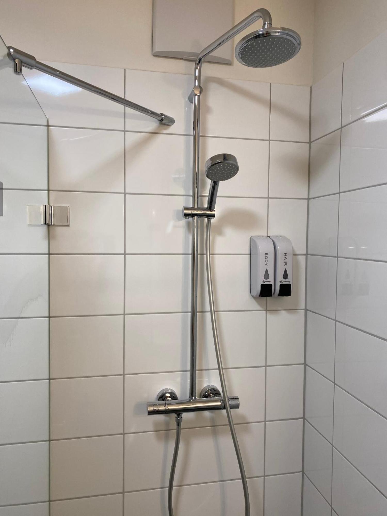 Schoenes 2 Zimmer Apartment Zentral Gelegen Pforzheim Exterior foto